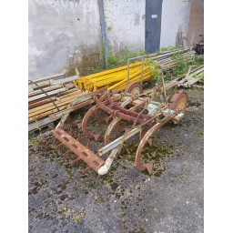 ESTIRPATORE AGRICOLO